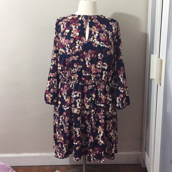 JustFab Spring Floral Dress in 3X - Picture 2 of 10